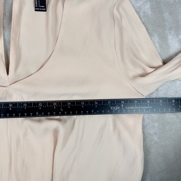 Forever 21 Cream Beige Bell Sleeve Lace Trim Blouse Size L Boho Romantic - Picture 9 of 10